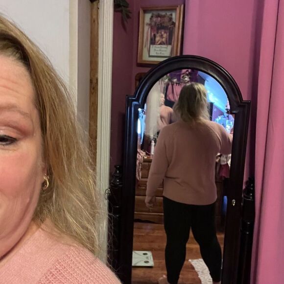 Time & Tru Medium Pink Cropped Sweater W/ Buttons - Picture 5 of 12